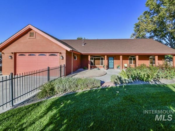 2214 Washington, Caldwell, ID 83605