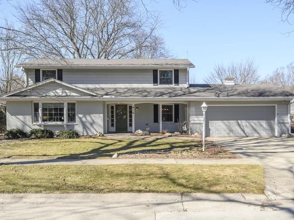 616 Westminster DRIVE, Waukesha, WI 53186