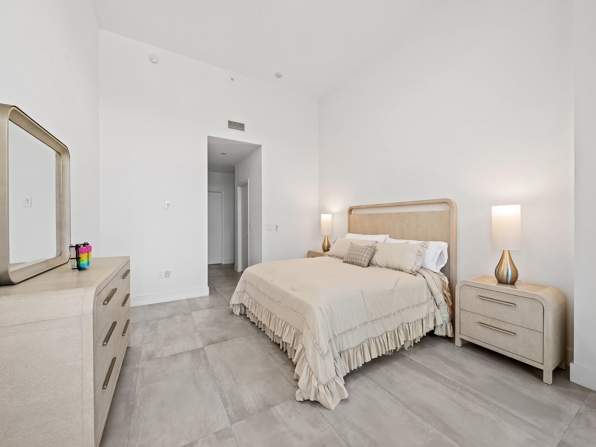 701 N Fort Lauderdale Beach Boulevard, Unit 214, Fort Lauderdale, FL 33304 Photo