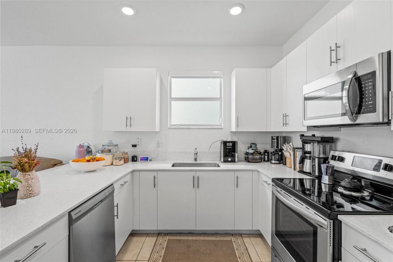 12731 SW 213th St , Miami, FL 33177 Photo