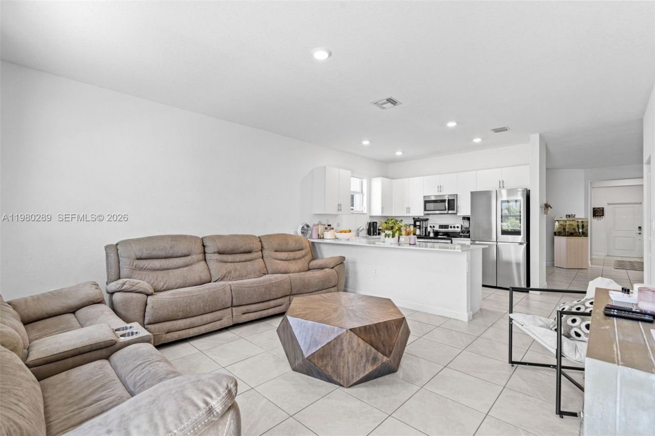 12731 SW 213th St , Miami, FL 33177 Photo