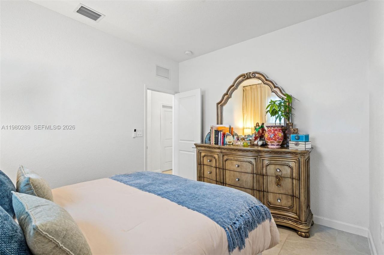 12731 SW 213th St , Miami, FL 33177 Photo