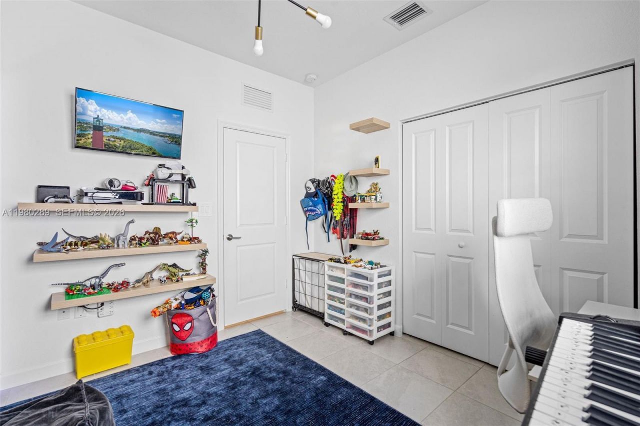 12731 SW 213th St , Miami, FL 33177 Photo