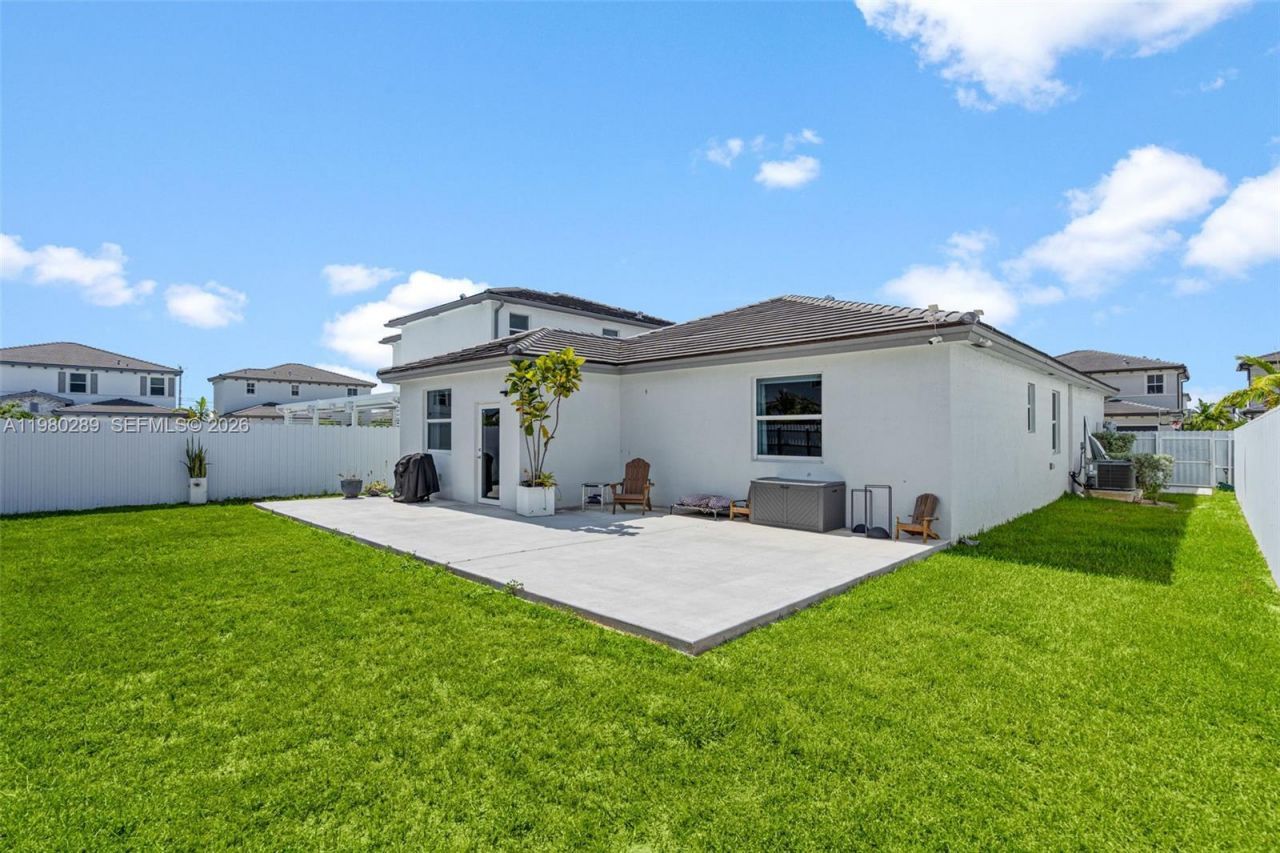 12731 SW 213th St , Miami, FL 33177 Photo