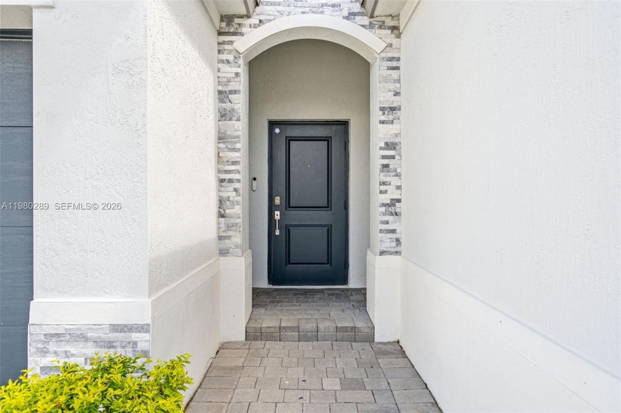 12731 SW 213th St , Miami, FL 33177 Photo