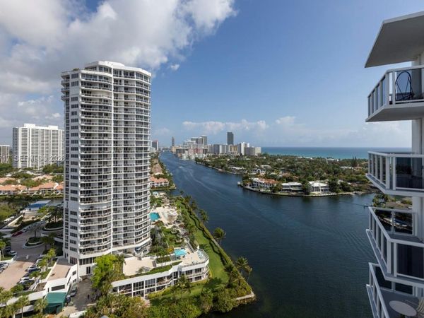 20515 E Country Club Dr, Unit 2242, Aventura, FL 33180