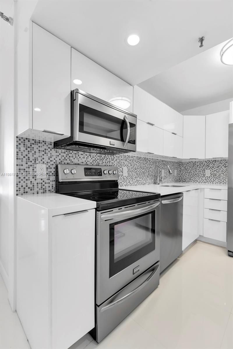 20515 E Country Club Dr, Unit 2242, Aventura, FL 33180 Photo