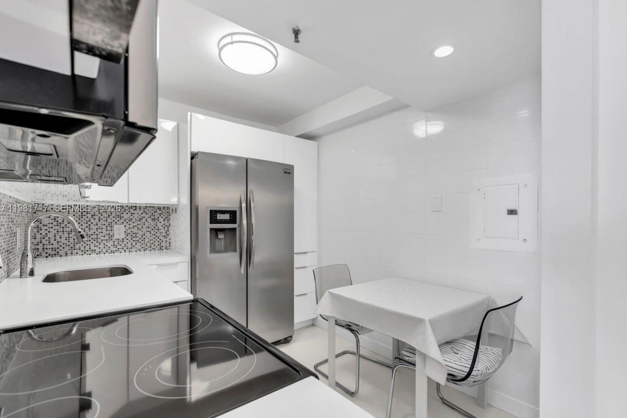 20515 E Country Club Dr, Unit 2242, Aventura, FL 33180 Photo