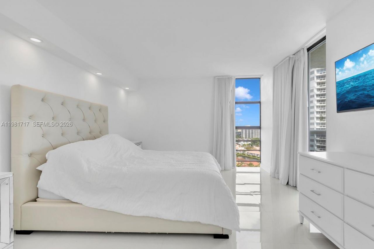 20515 E Country Club Dr, Unit 2242, Aventura, FL 33180 Photo