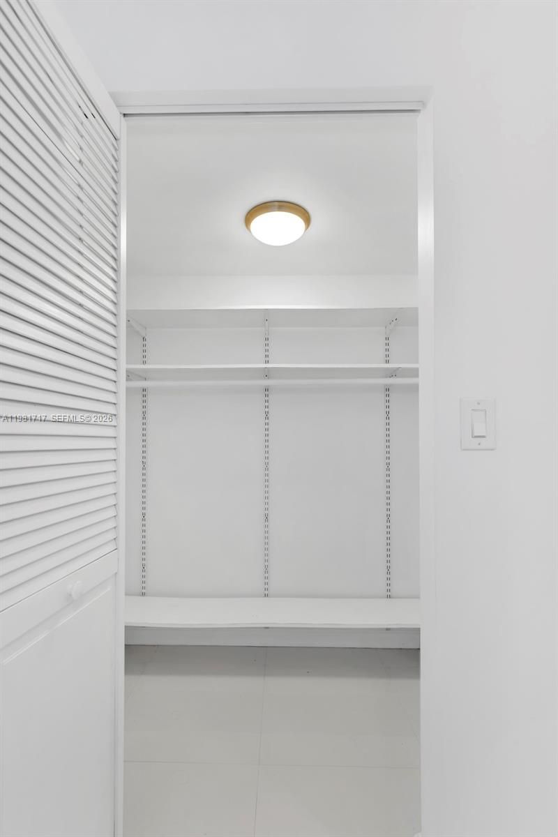 20515 E Country Club Dr, Unit 2242, Aventura, FL 33180 Photo