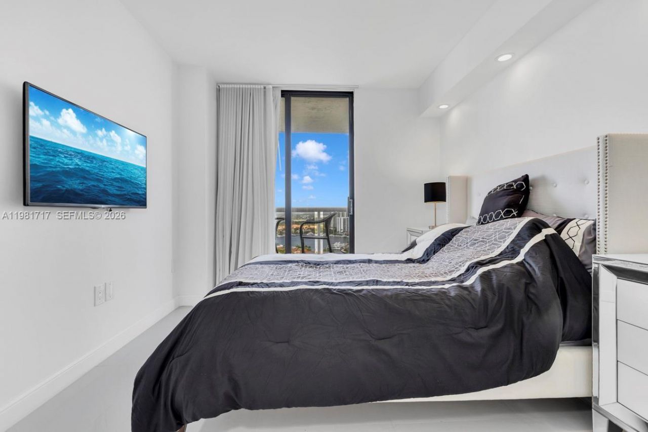 20515 E Country Club Dr, Unit 2242, Aventura, FL 33180 Photo