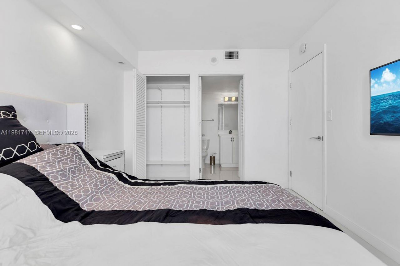 20515 E Country Club Dr, Unit 2242, Aventura, FL 33180 Photo