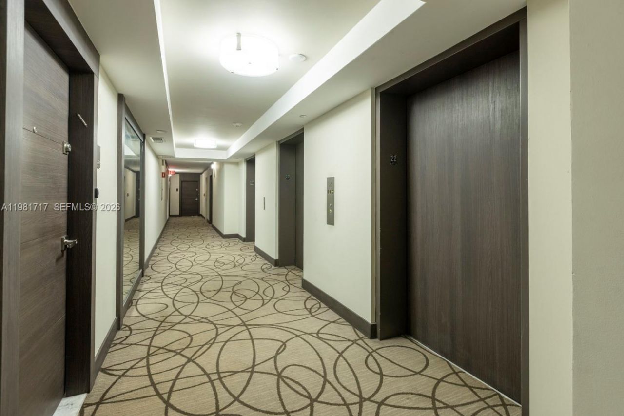 20515 E Country Club Dr, Unit 2242, Aventura, FL 33180 Photo