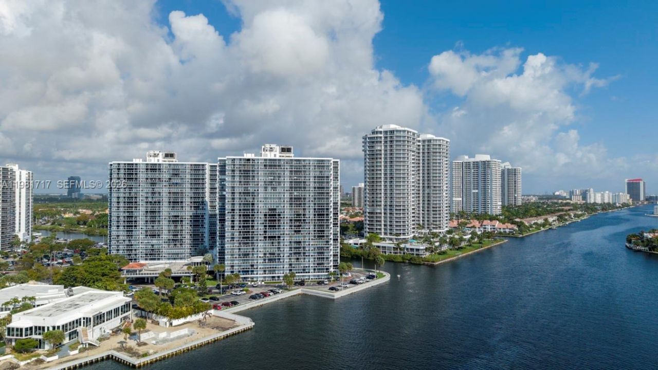 20515 E Country Club Dr, Unit 2242, Aventura, FL 33180 Photo