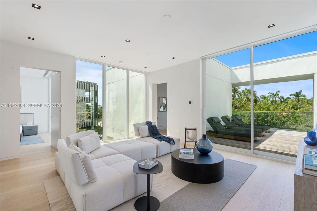 1011 W 48th St, Unit 8, Miami Beach, FL 33140 Photo