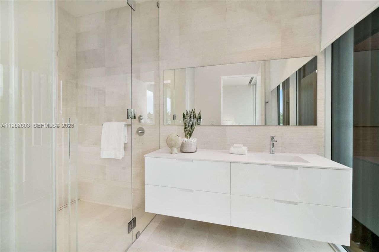 1011 W 48th St , Unit 8, Miami Beach, FL 33140 Photo