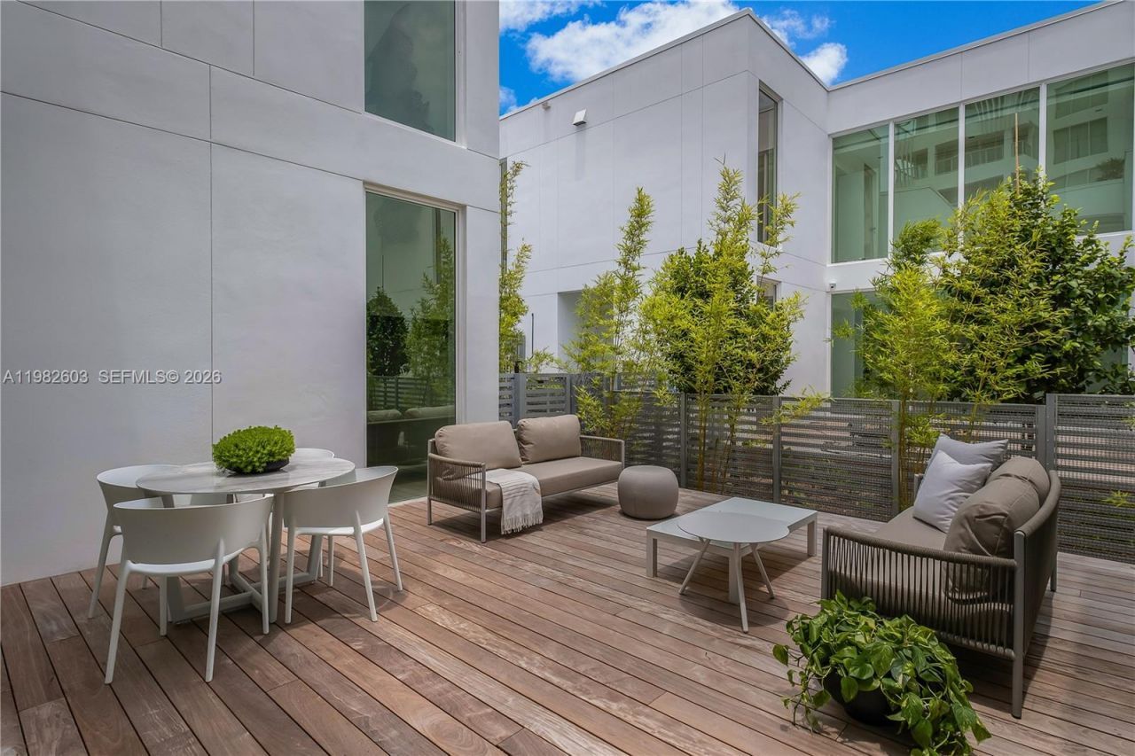 1011 W 48th St , Unit 8, Miami Beach, FL 33140 Photo