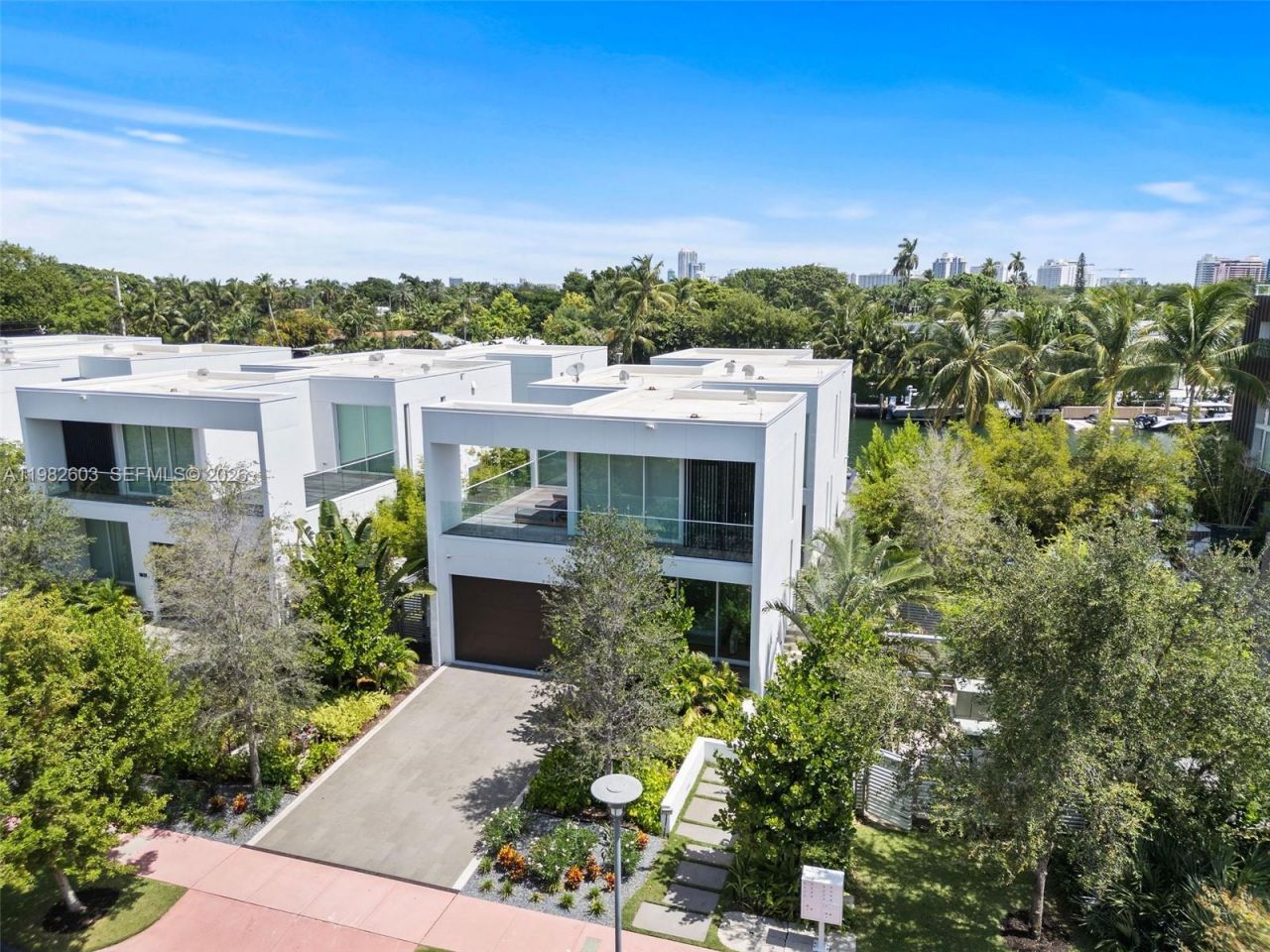 1011 W 48th St , Unit 8, Miami Beach, FL 33140 Photo