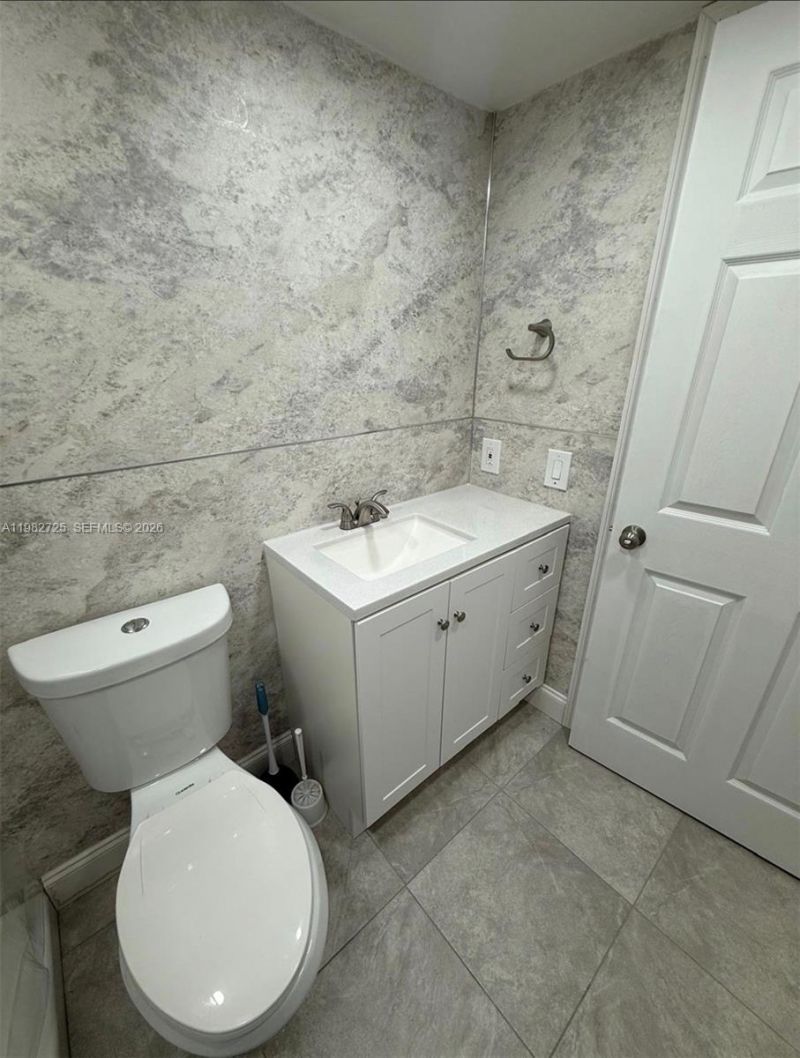 18870 NW 57th Ave, Unit 101, Hialeah, FL 33015 Photo