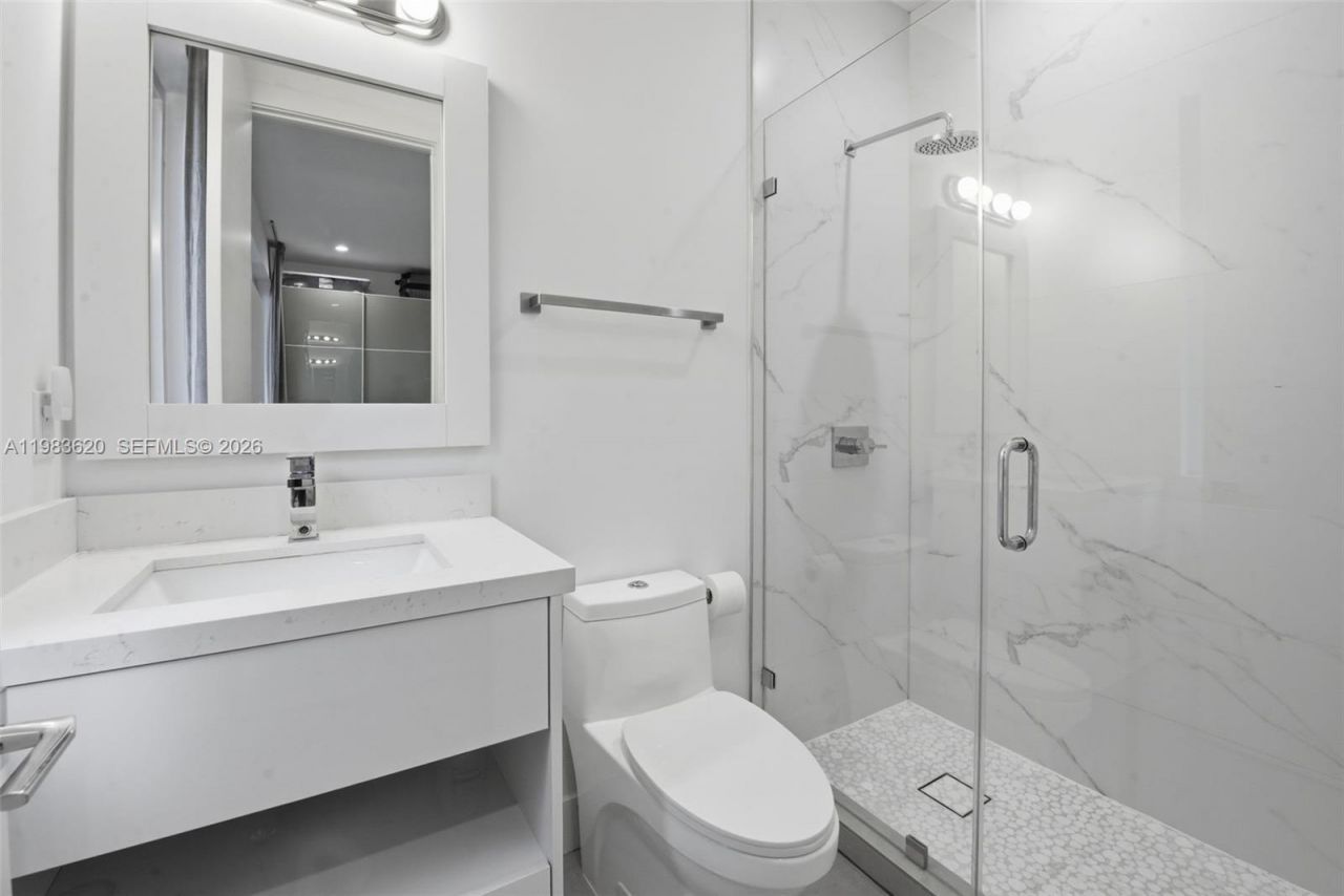 3525 Day Ave, Miami, FL 33133 Photo