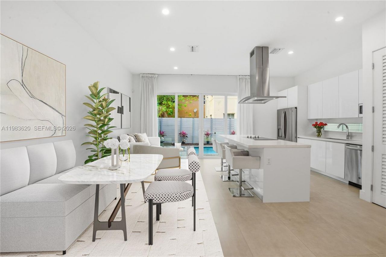 3525 Day Ave, Miami, FL 33133 Photo