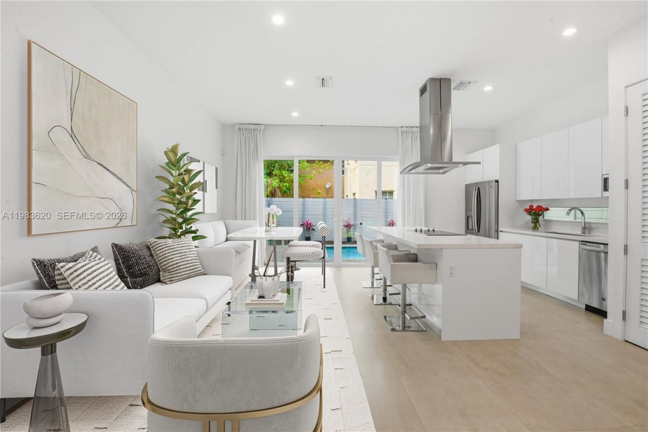 3525 Day Ave, Miami, FL 33133 Photo