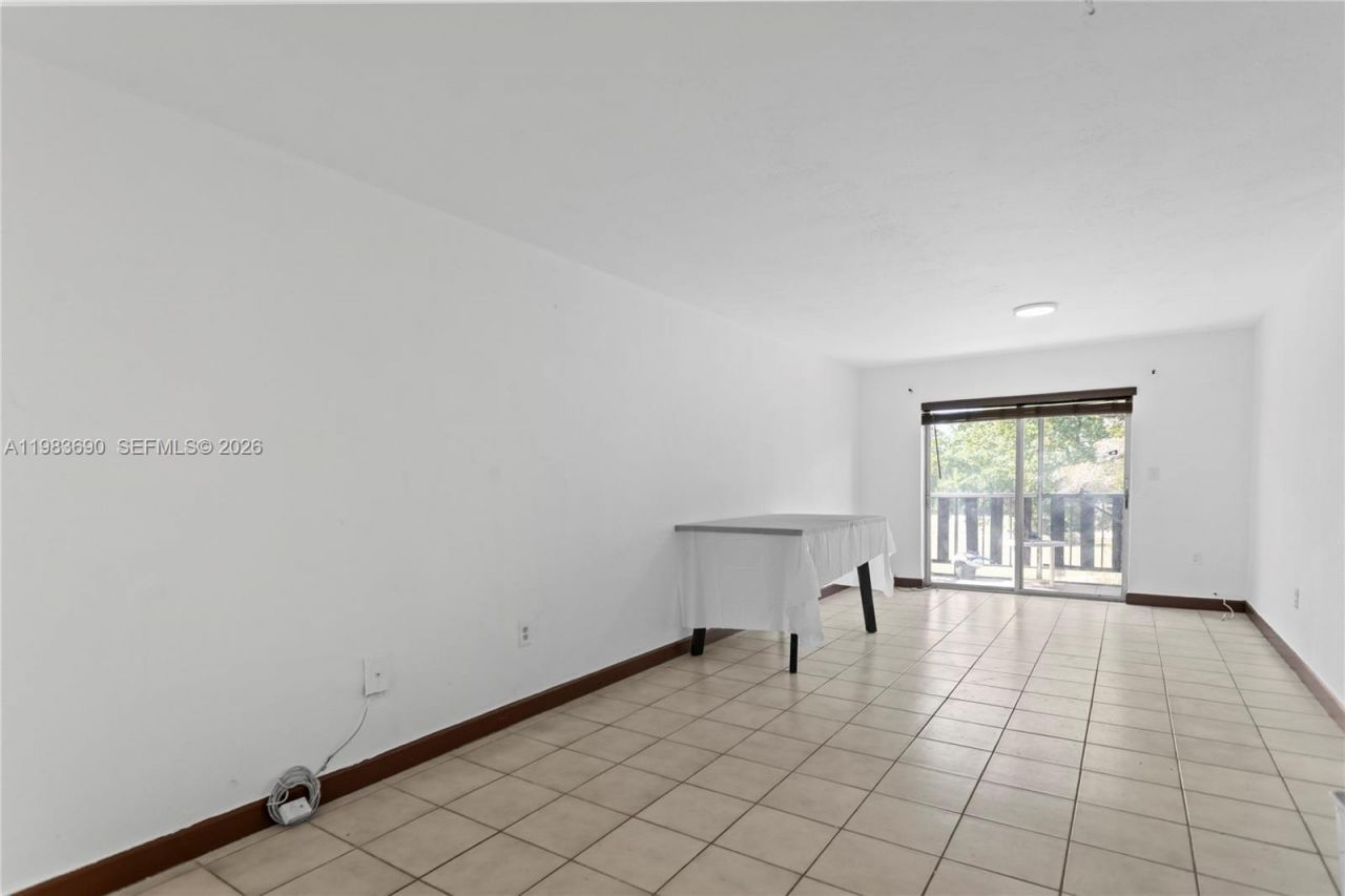 13655 NE 10th Aveue , Unit 304, North Miami, FL 33161 Photo