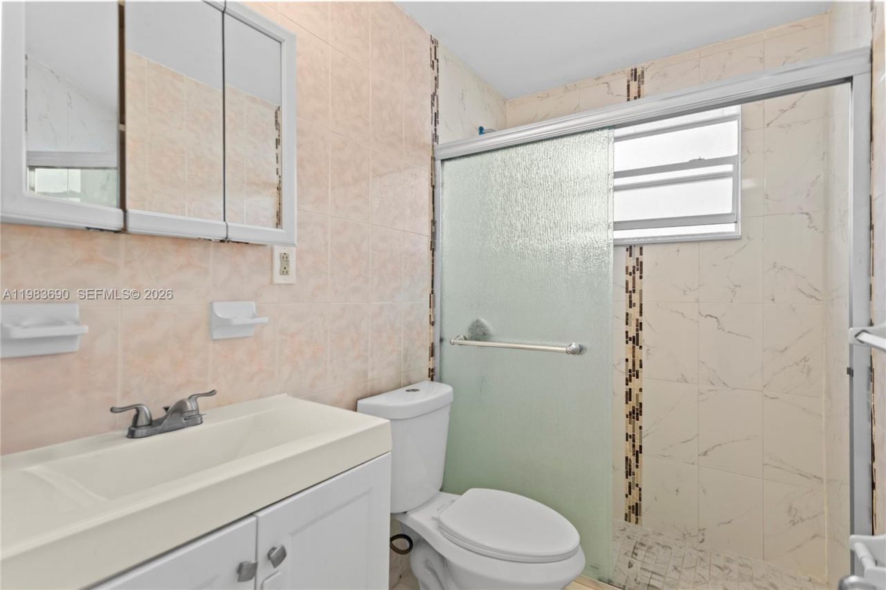 13655 NE 10th Aveue , Unit 304, North Miami, FL 33161 Photo