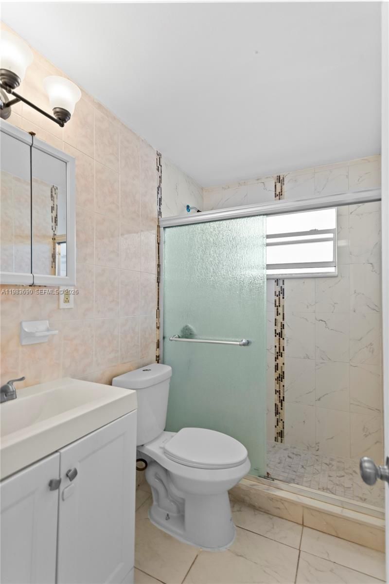 13655 NE 10th Aveue , Unit 304, North Miami, FL 33161 Photo