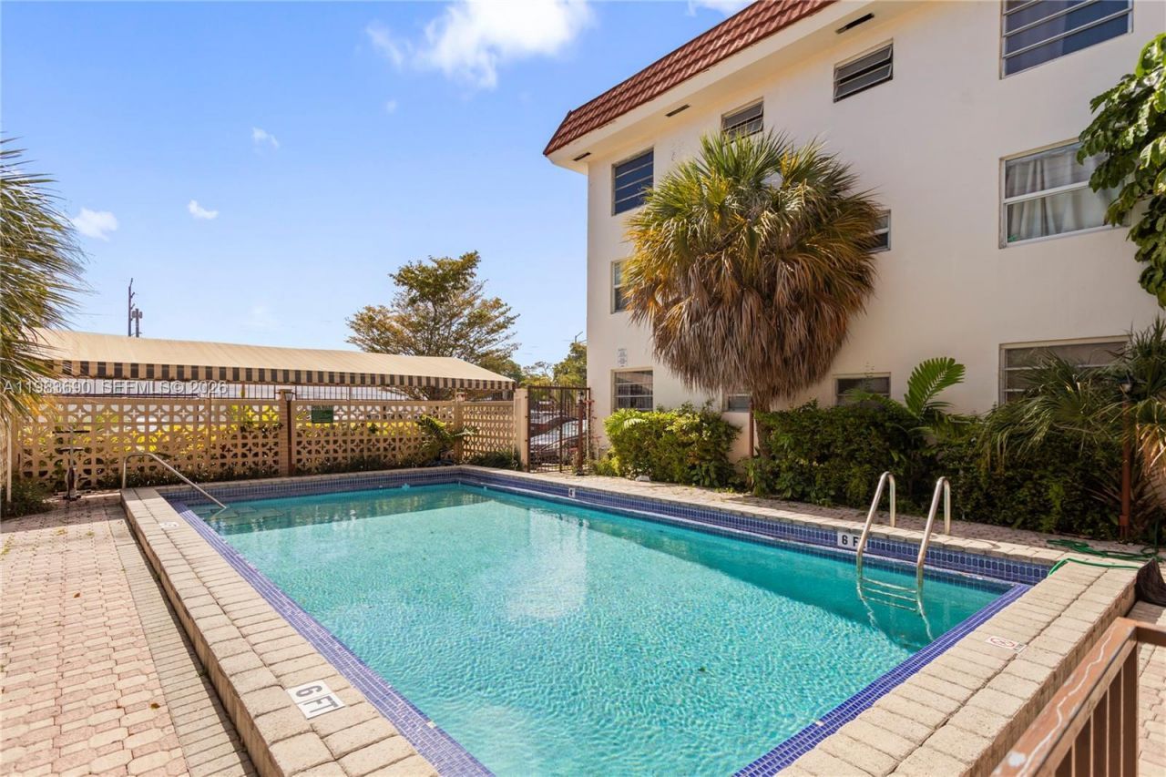 13655 NE 10th Aveue , Unit 304, North Miami, FL 33161 Photo