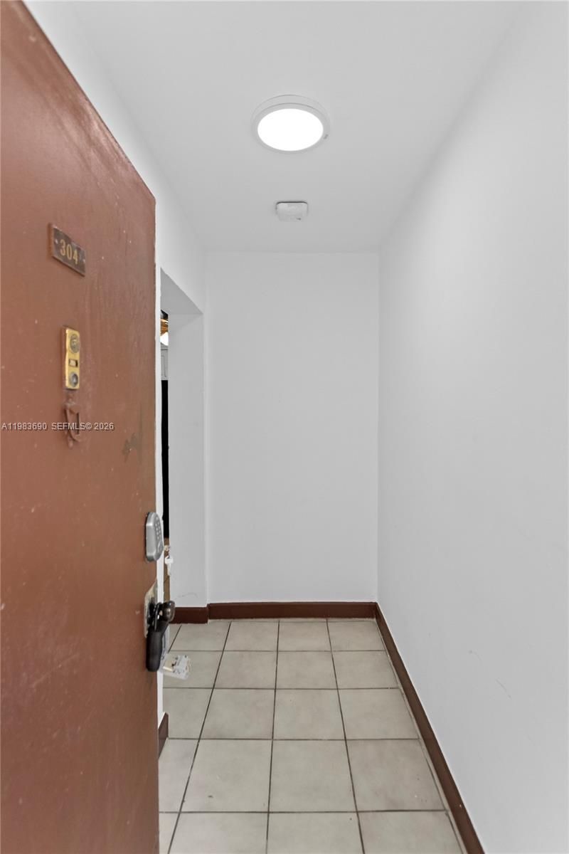 13655 NE 10th Aveue , Unit 304, North Miami, FL 33161 Photo
