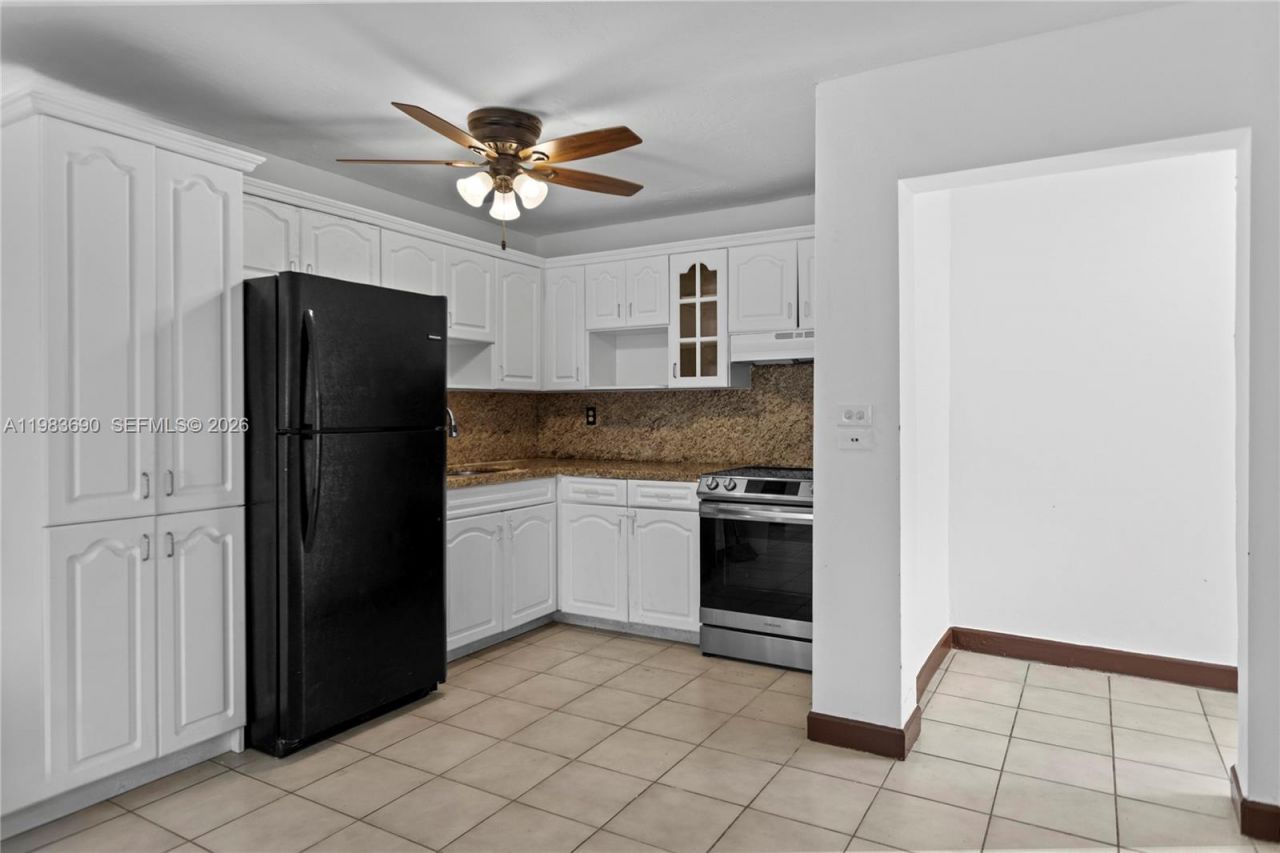 13655 NE 10th Aveue , Unit 304, North Miami, FL 33161 Photo