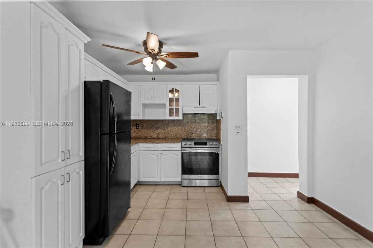 13655 NE 10th Aveue , Unit 304, North Miami, FL 33161 Photo