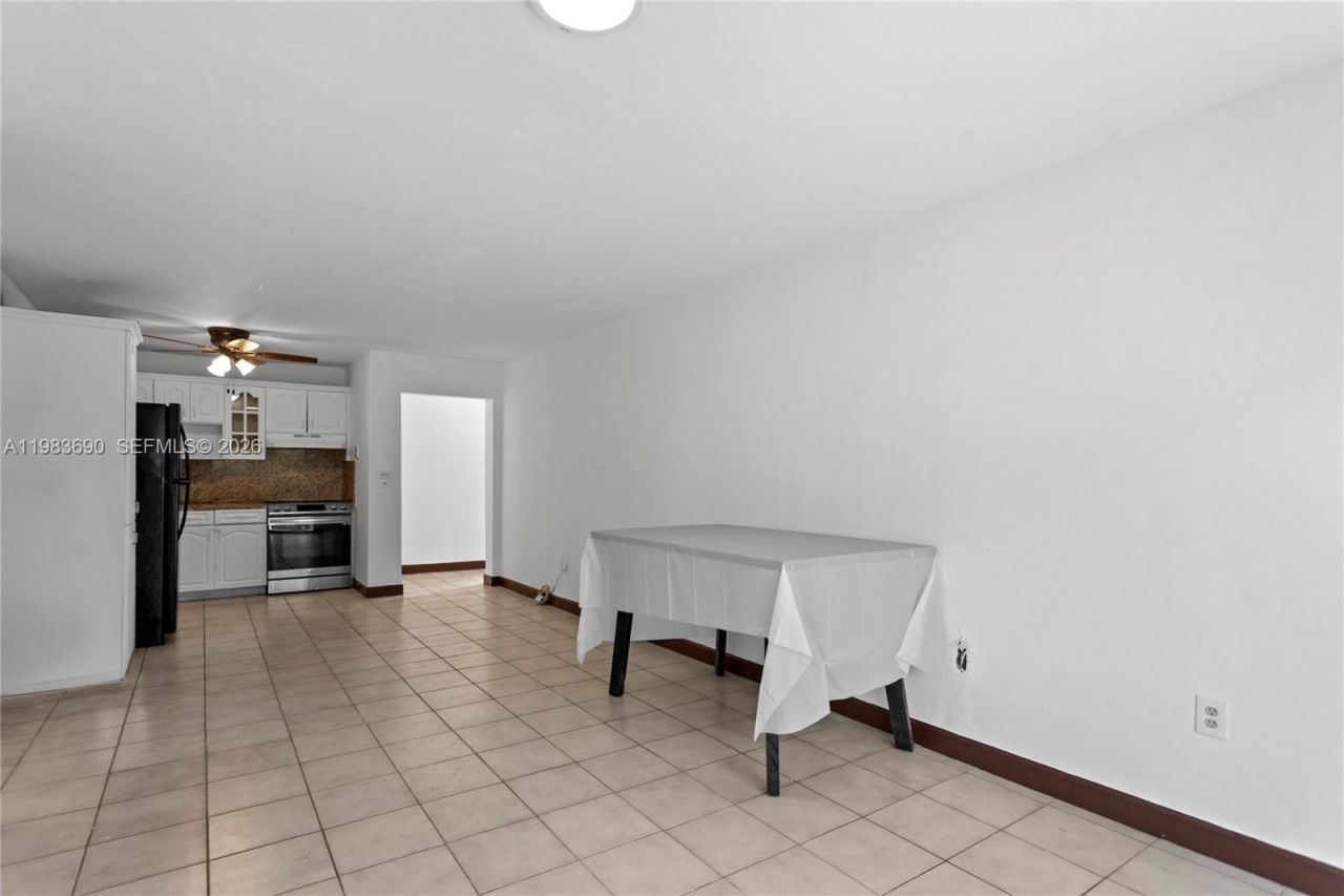 13655 NE 10th Aveue , Unit 304, North Miami, FL 33161 Photo
