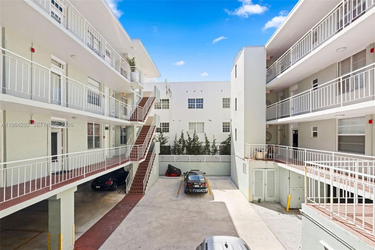 949 Pennsylvania Ave, Unit 201, Miami Beach, FL 33139 Photo