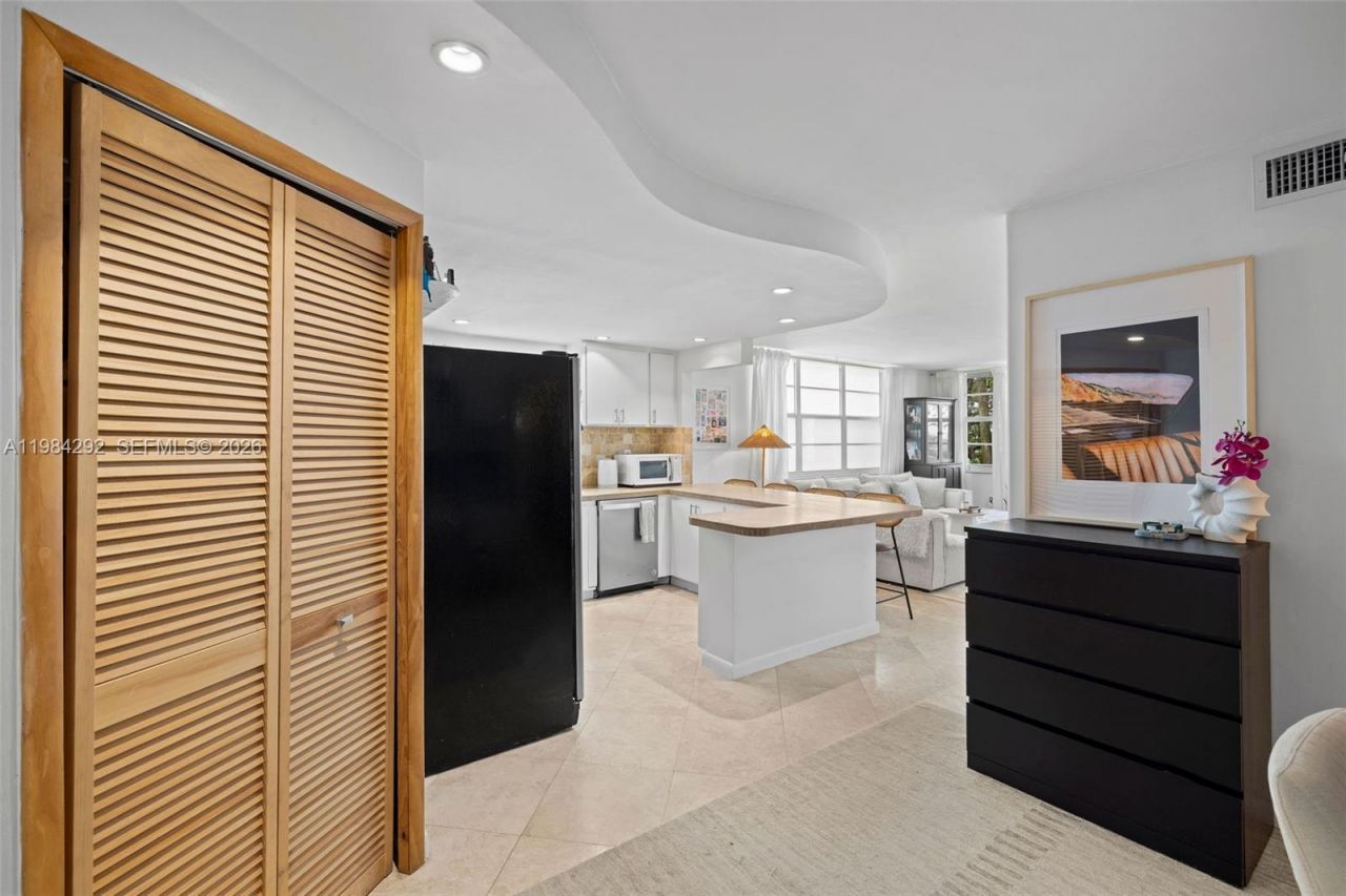 949 Pennsylvania Ave, Unit 201, Miami Beach, FL 33139 Photo