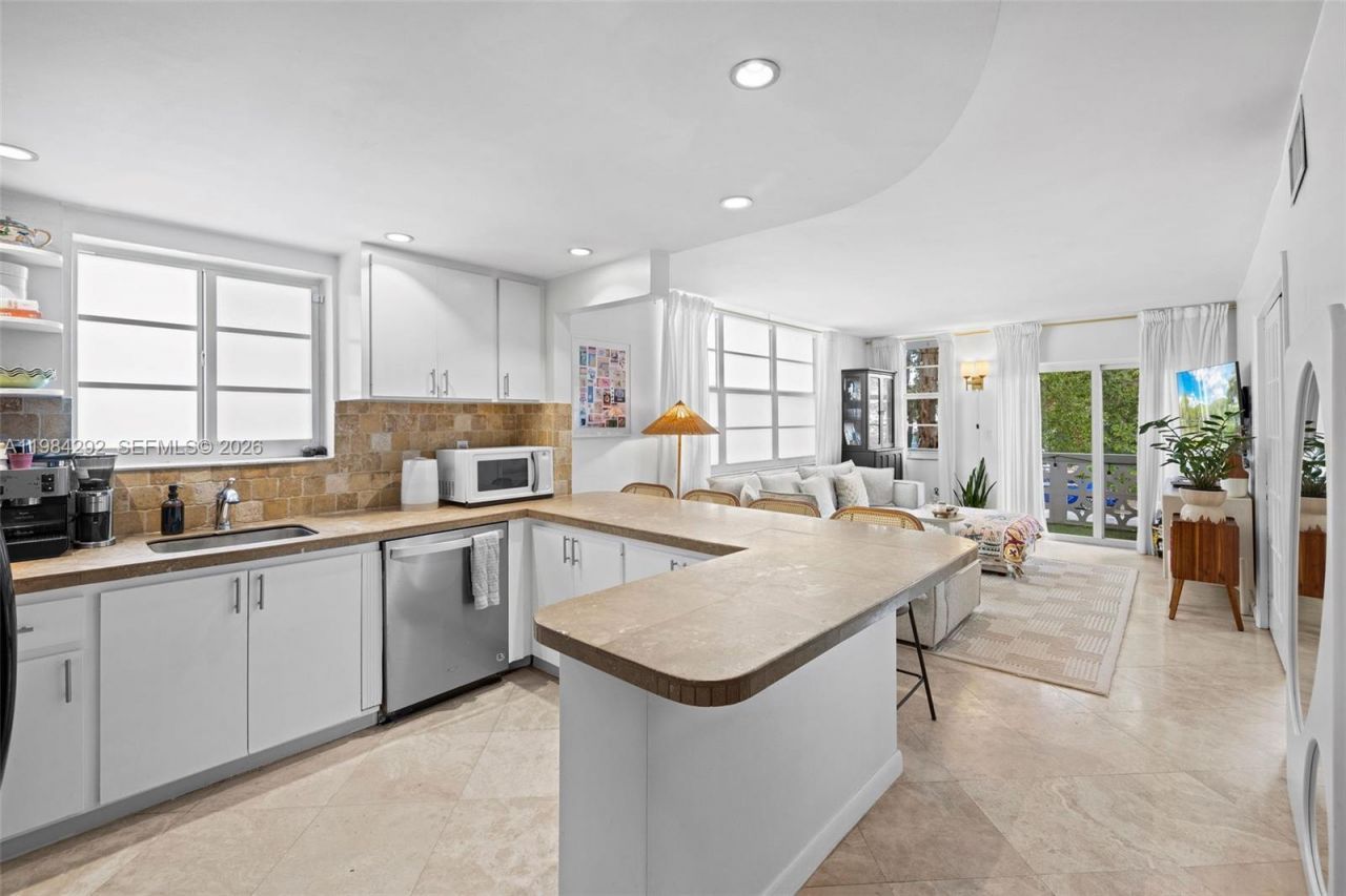 949 Pennsylvania Ave, Unit 201, Miami Beach, FL 33139 Photo