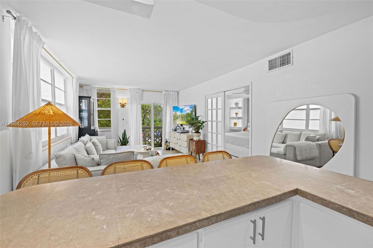 949 Pennsylvania Ave, Unit 201, Miami Beach, FL 33139 Photo