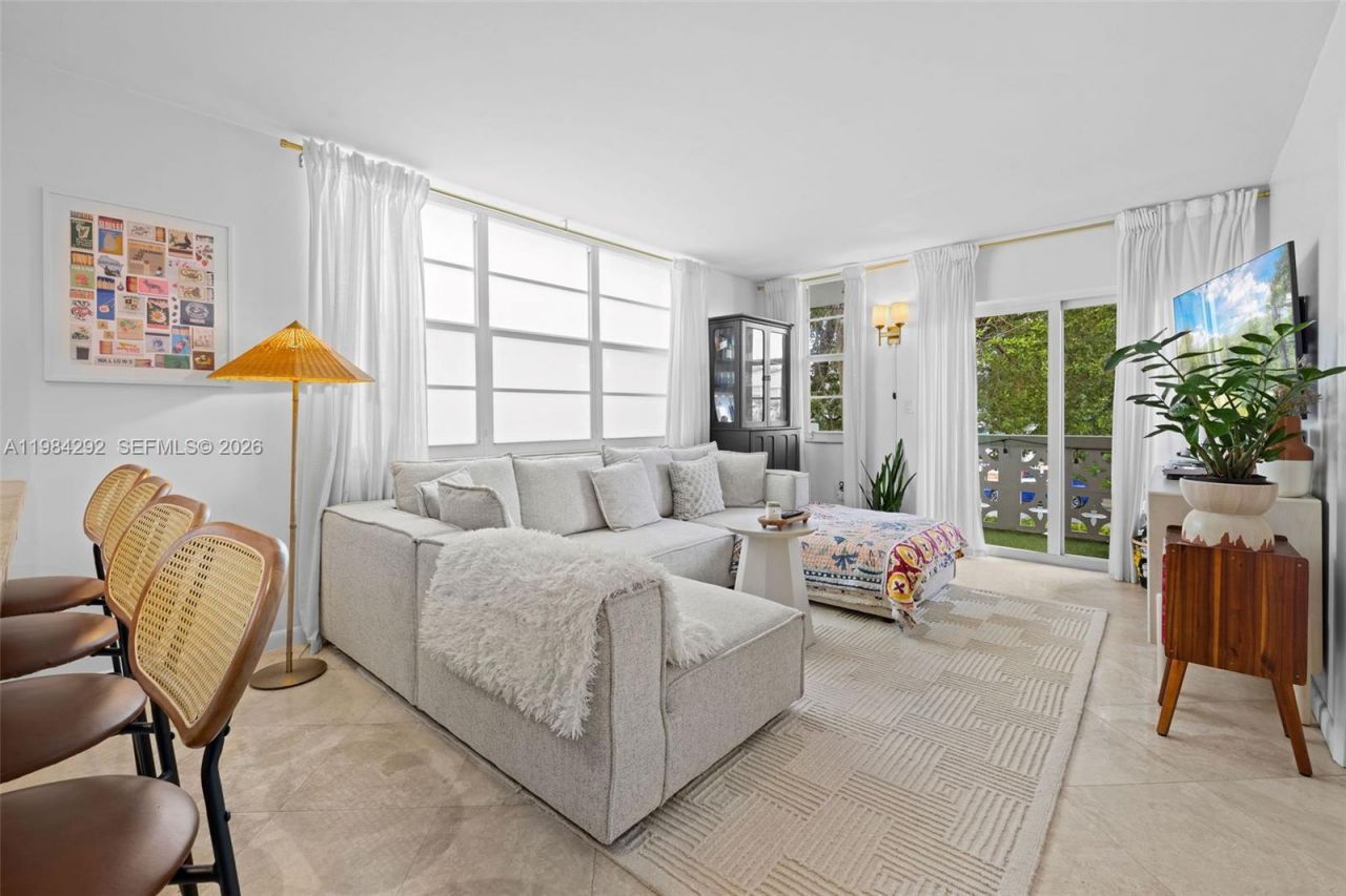 949 Pennsylvania Ave, Unit 201, Miami Beach, FL 33139 Photo