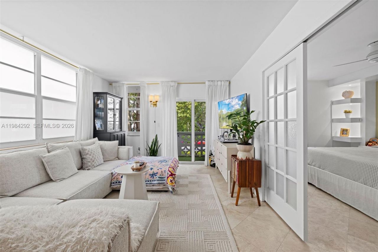 949 Pennsylvania Ave, Unit 201, Miami Beach, FL 33139 Photo