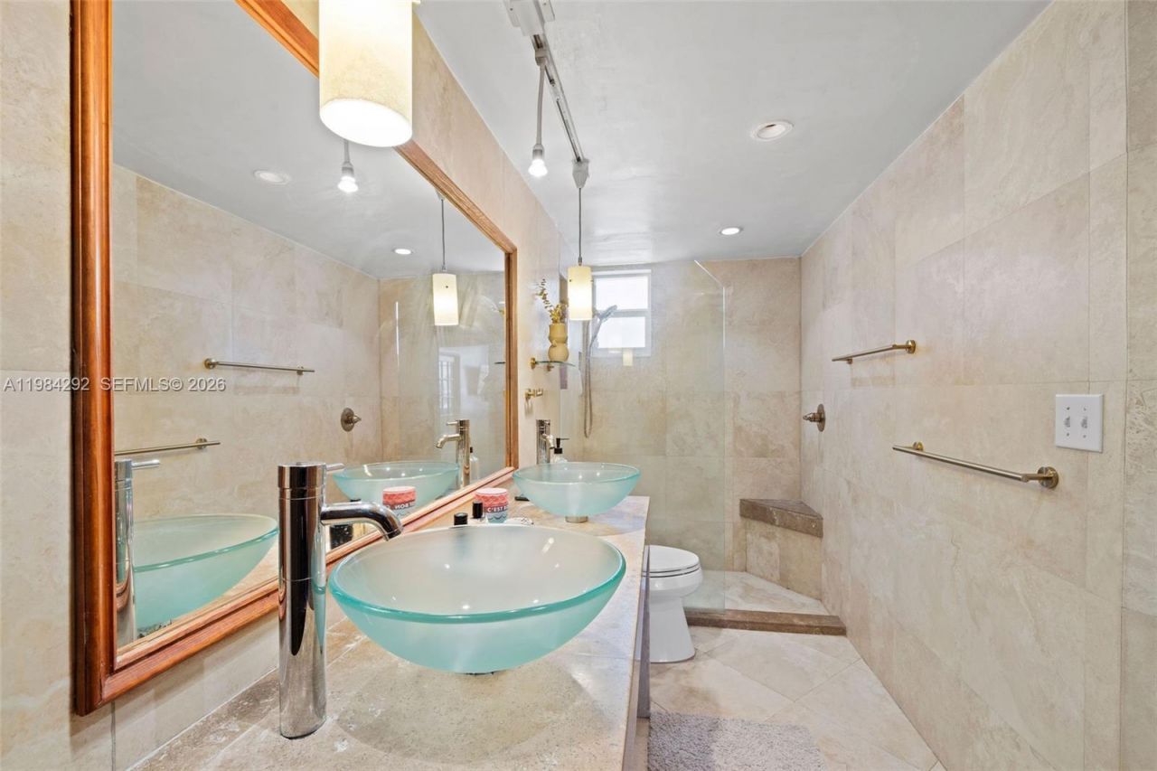 949 Pennsylvania Ave, Unit 201, Miami Beach, FL 33139 Photo