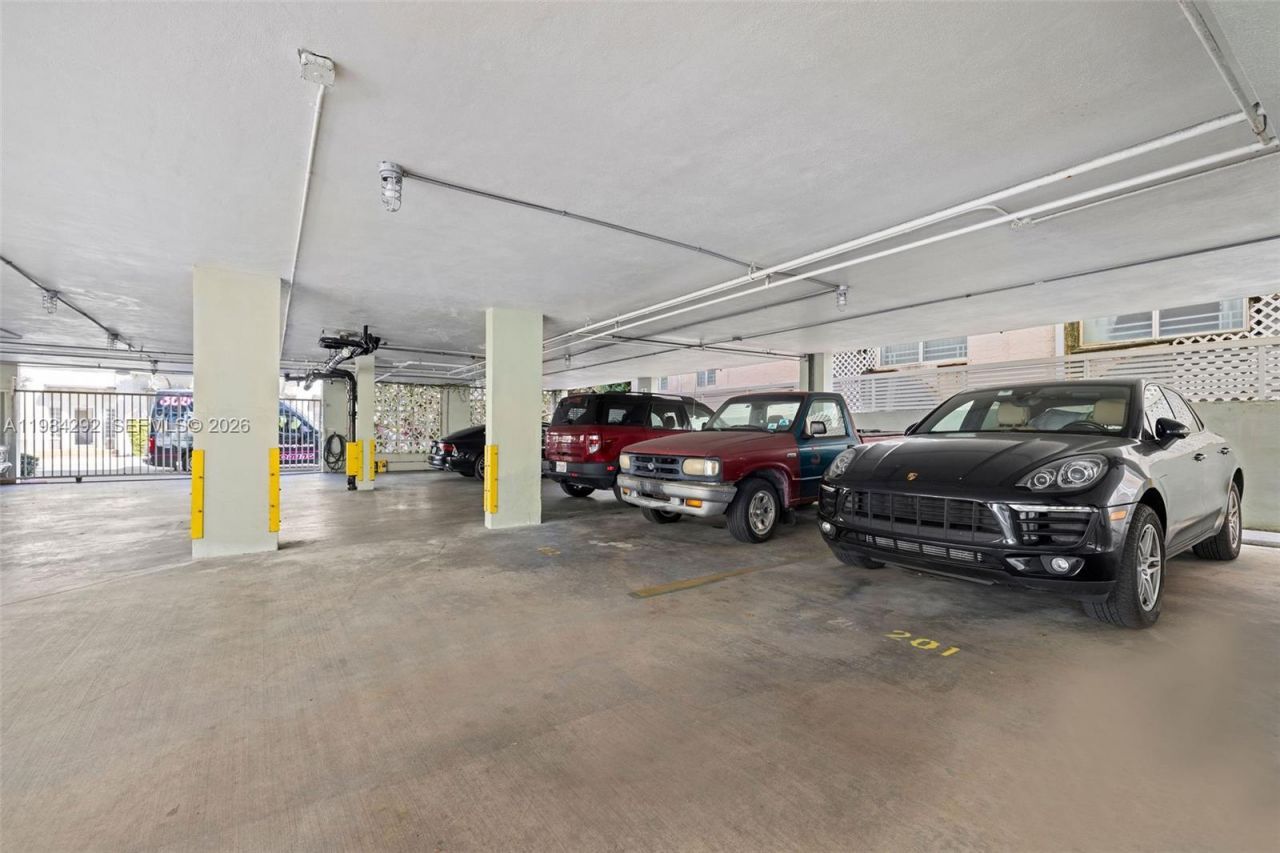 949 Pennsylvania Ave, Unit 201, Miami Beach, FL 33139 Photo