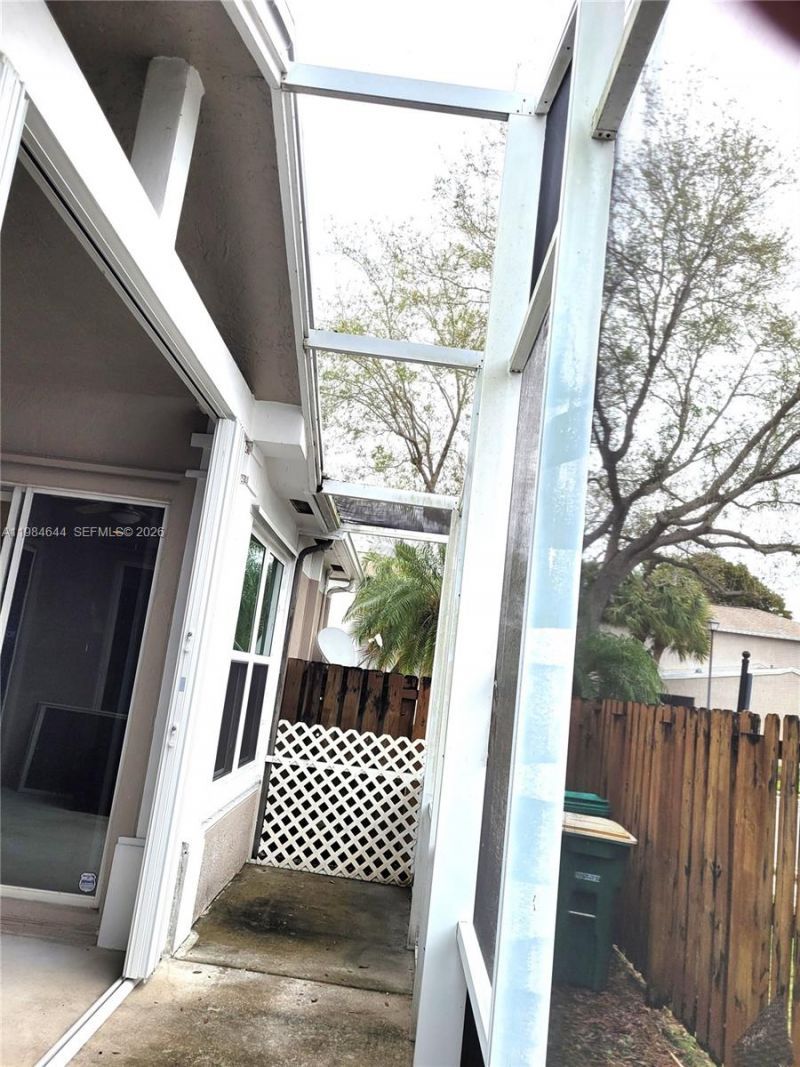 5823 Plum Harbor Cir, Tamarac, FL 33321 Photo