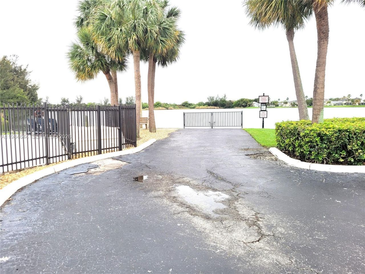 5823 Plum Harbor Cir, Tamarac, FL 33321 Photo