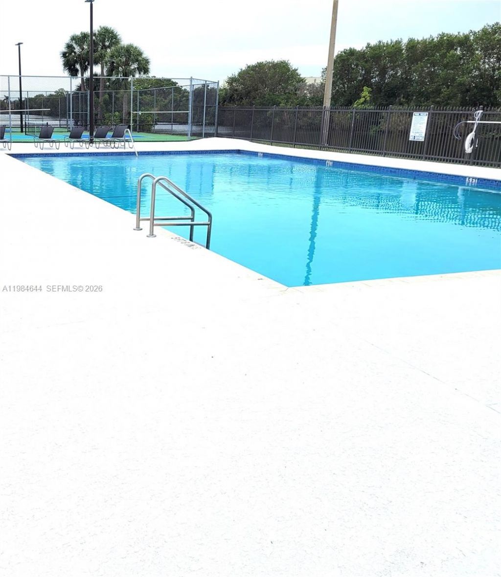 5823 Plum Harbor Cir, Tamarac, FL 33321 Photo