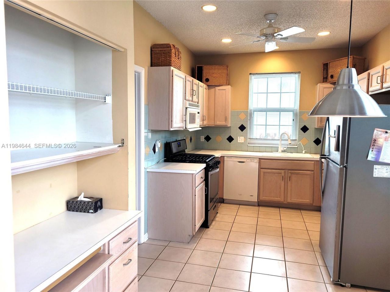 5823 Plum Harbor Cir, Tamarac, FL 33321 Photo