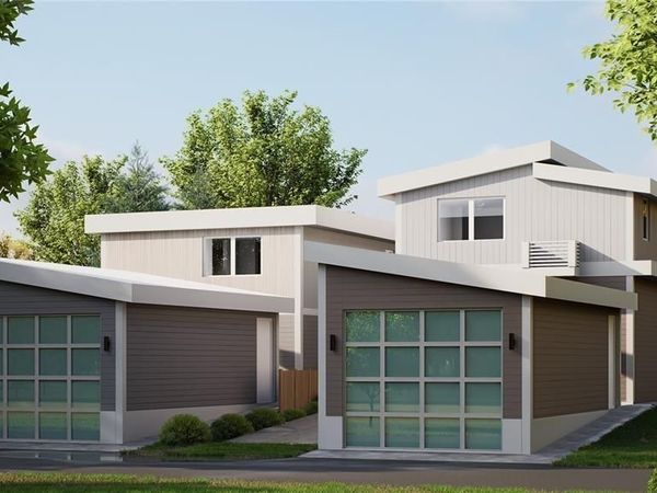 9635 Third St , Sidney, BC V8L 3A1