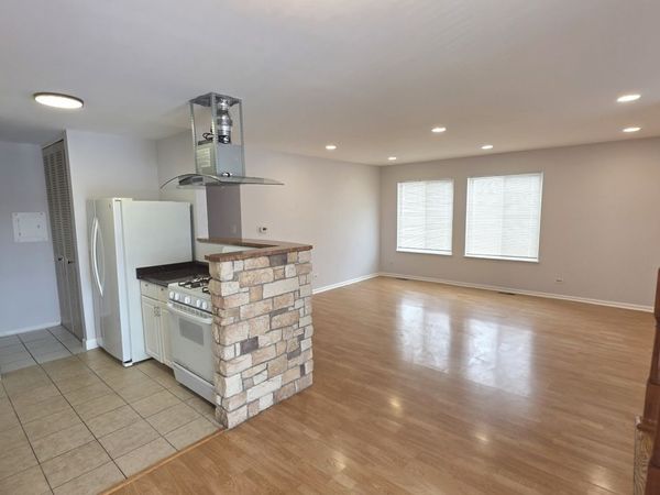 1317 Kingsbury Drive , Unit 1, Hanover Park, IL 60133