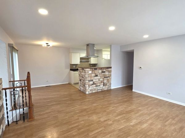 1317 Kingsbury Drive, Unit 1, Hanover Park, IL 60133