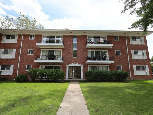 10111 Old Orchard Court, Unit 101, Skokie, IL 60076